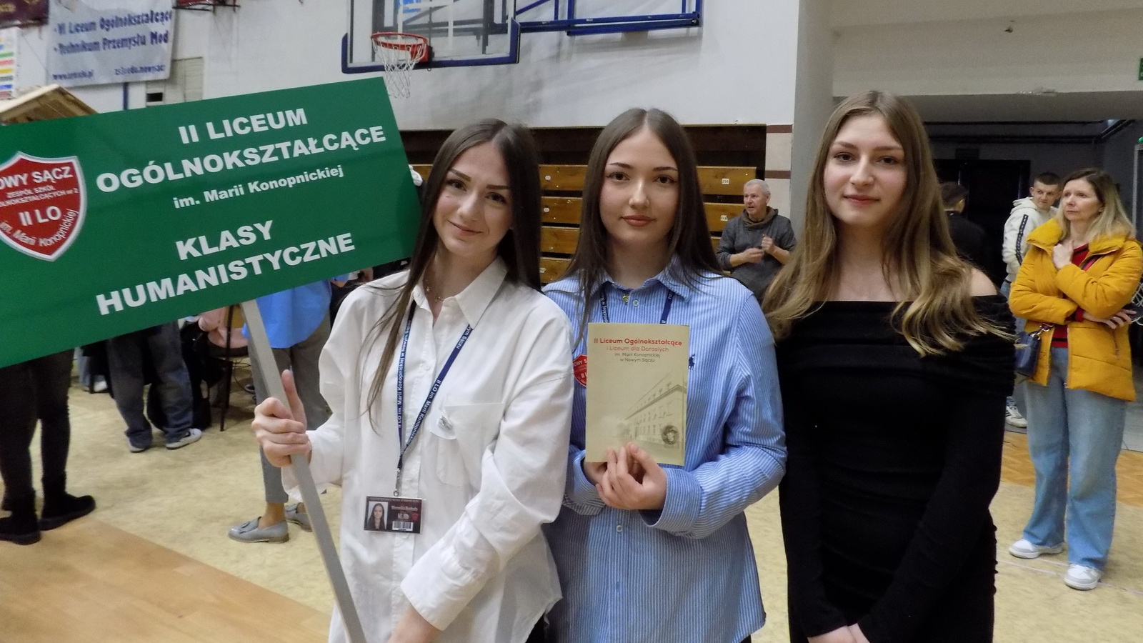 Zdjęcie Targi Szkół 2024 (8)0a3b2ec7-d37d-4b9f-9627-235342d98900.jpg w galerii Targi Szkół i Dzień Otwarty w II LO - 11.03.2024 r.